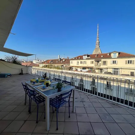Stunning Terrace With Mole View - Via Po, Ac&lift 토리노