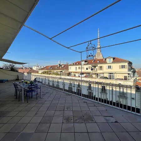 Апартаменты La Terrazza Sui Tetti Nel Cuore Di Турин
